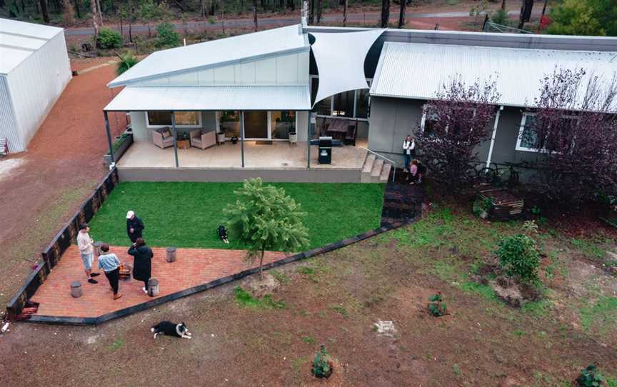 Red Tail Retreat, Accommodation in Collie