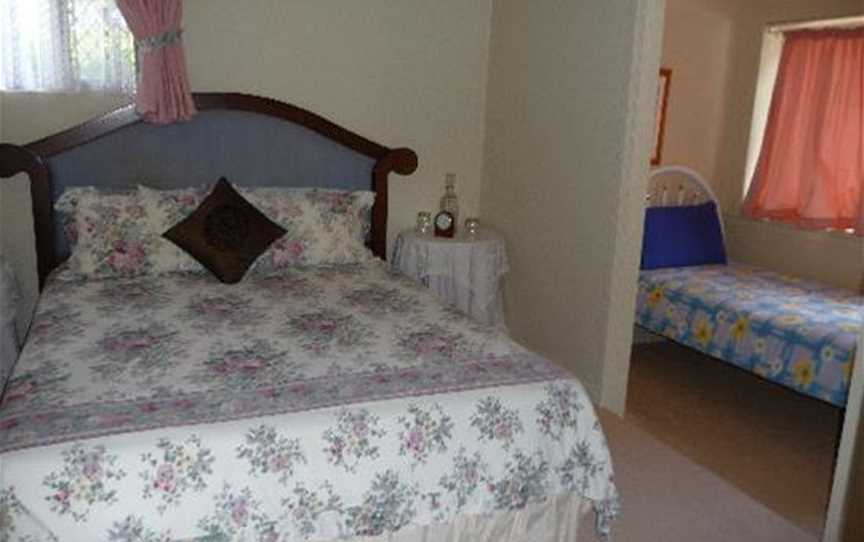 Airport Bed & Breakfast & Airport Accommodation, Accommodation in Redcliffe
