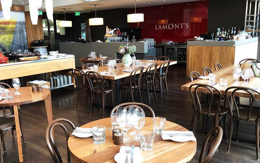 Lamont's Restaurant at Smith's Beach, Food & Drink in Yallingup
