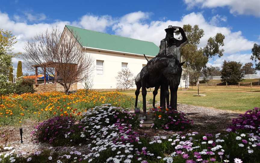 Wandering Agricultural Hall and "The Horses Came First" statue, October 2020.jpg
