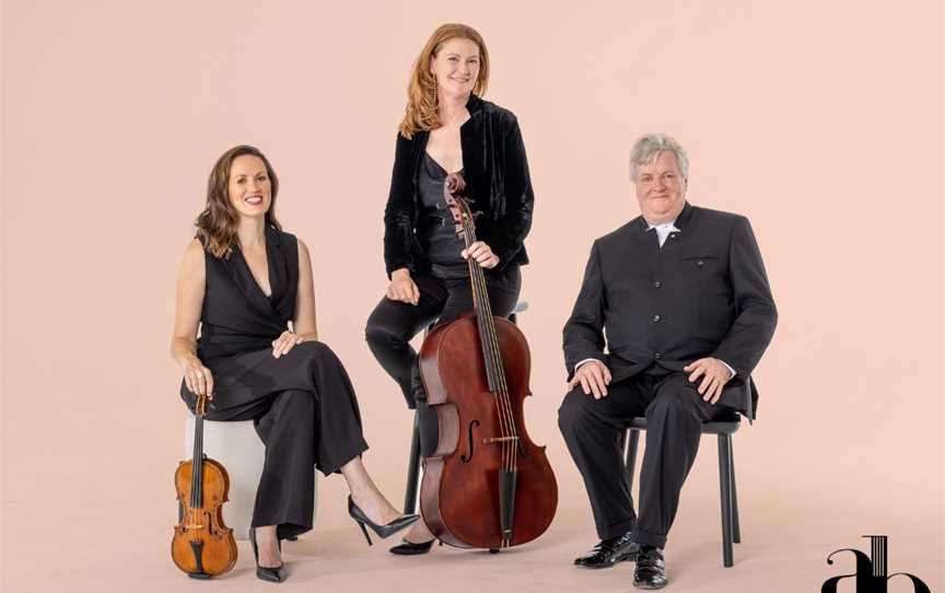Helen Kruger, Noeleen Wright, Geoffrey Lancaster. Australian Baroque. Image credit: ArtShoot Media