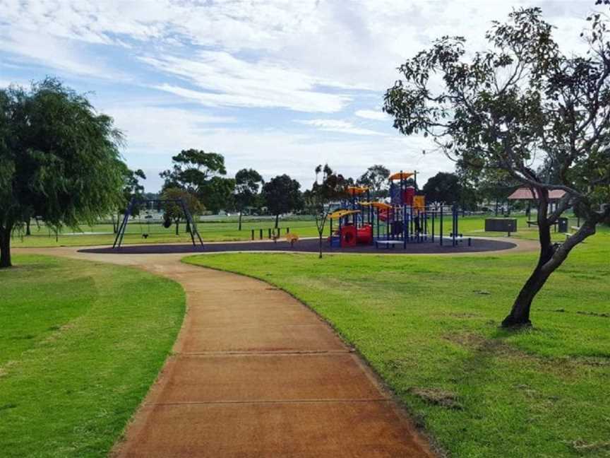 Willespie Park, Local Facilities in Pearsall