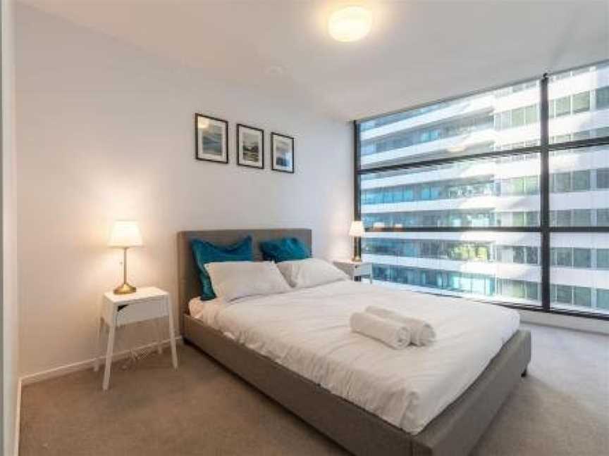 Southbank 2 Bed Apartment with View Next to Crown, Southbank, VIC