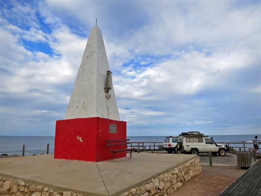 Fishermen's Memorial Lookout & Obelisk, Attractions in Port Denison