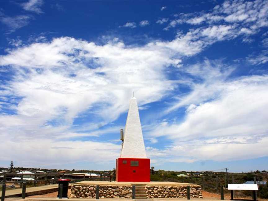 Fishermen's Memorial Lookout & Obelisk, Attractions in Port Denison