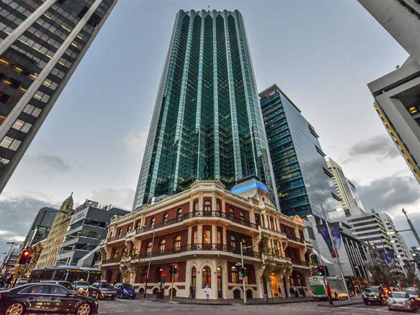 The Palace Hotel, Attractions in Perth