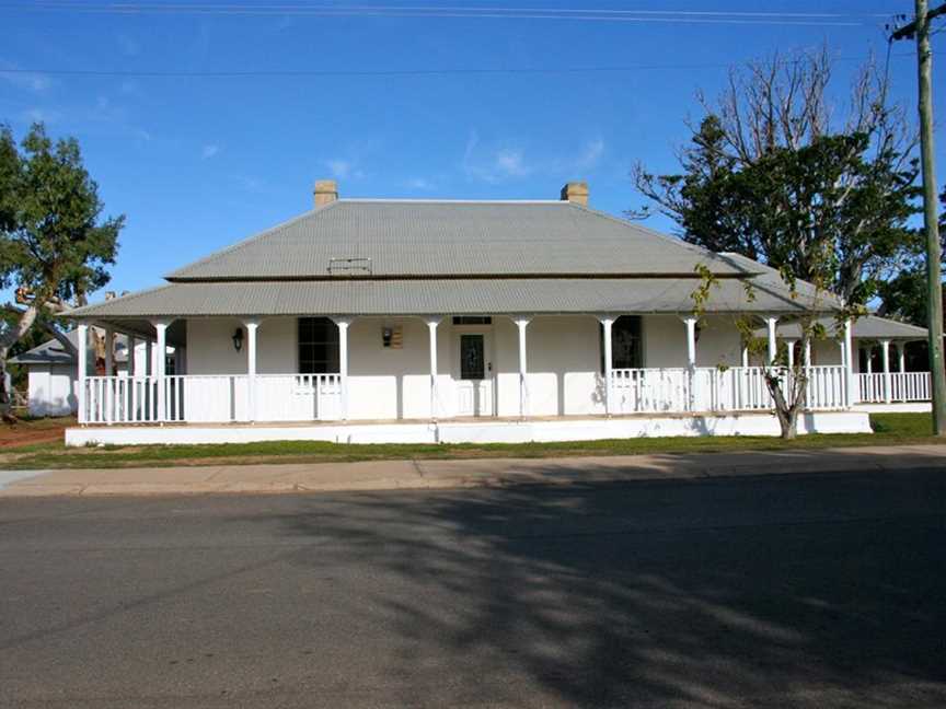 Pearse House, Attractions in Dongara