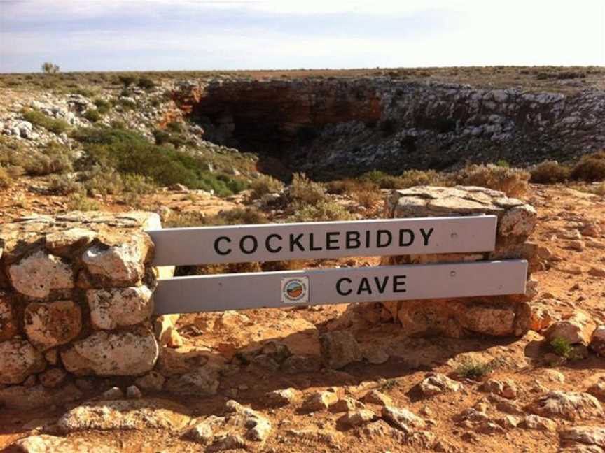 Cocklebiddy Cave , Attractions in Cocklebiddy