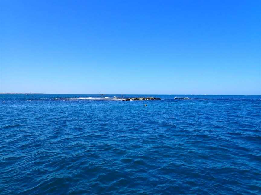 Whitfords Rock, Attractions in Hillarys