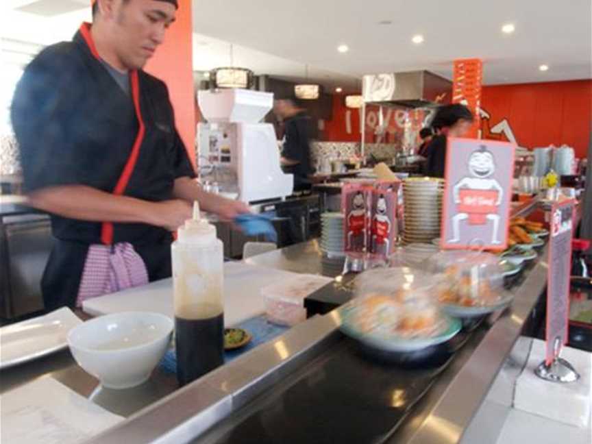 Sushi Wawa - open kitchen with Japanese chefs