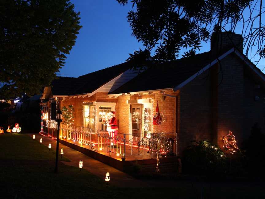 Ivanhoe Christmas Lights