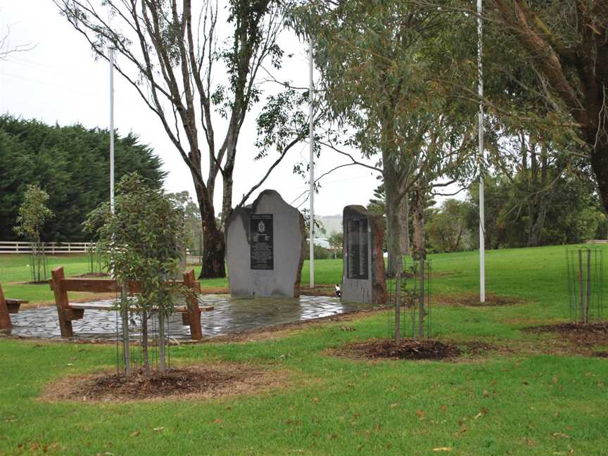 Bushfield War Memorial.JPG