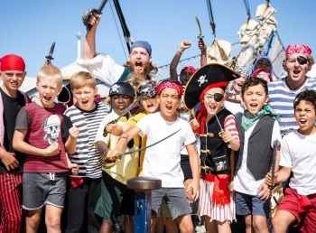 kids dressed as pirates outside maritime museum of wa