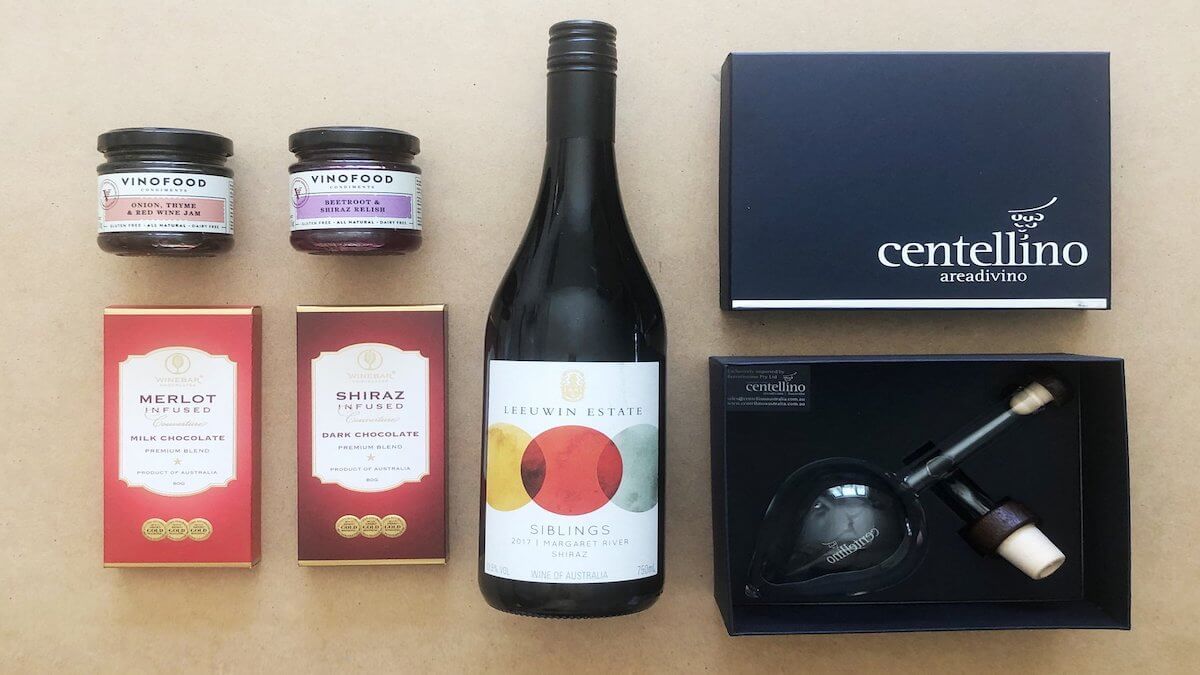 An example of a hamper available from Ginger B containing wine, chocolate and other accoutrements all sourced locally making these hampers the perfect sustainable gifts to give