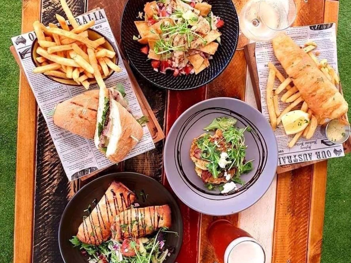 3Sheets Restaurant