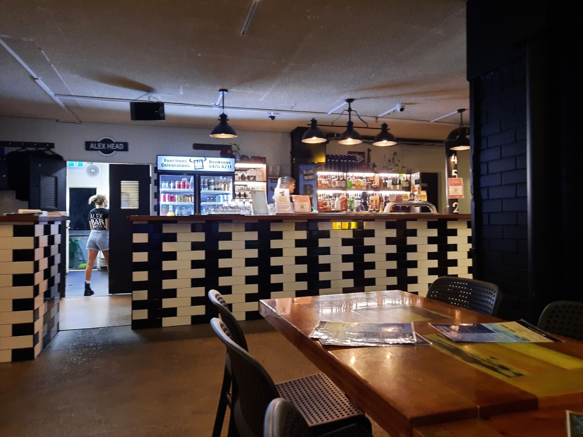 Alex Bar & Grill