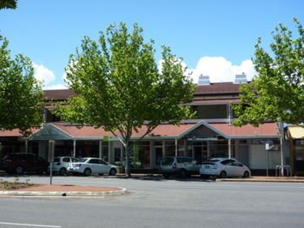 Adelaide Travellers Inn Backpackers Hostel