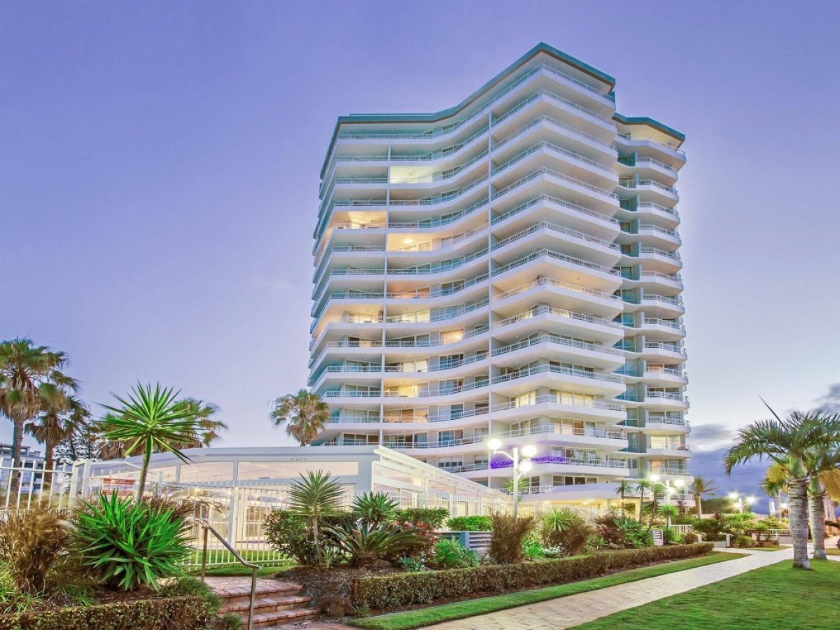 19th Avenue on the Beach photo