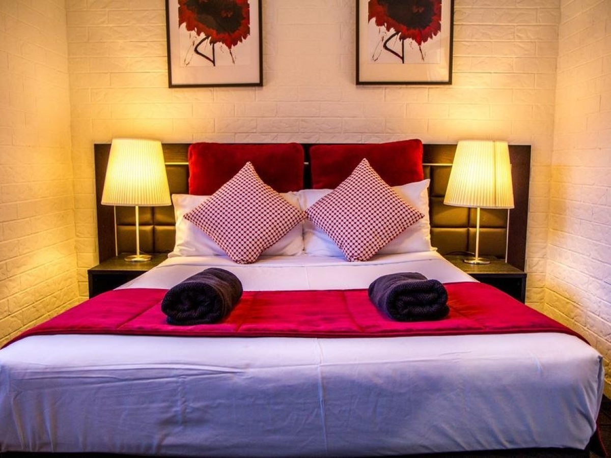 Ascot Budget Inn & Residences