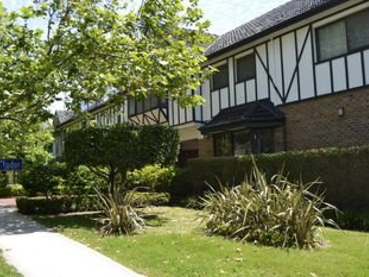Best Western Plus The Tudor Box Hill