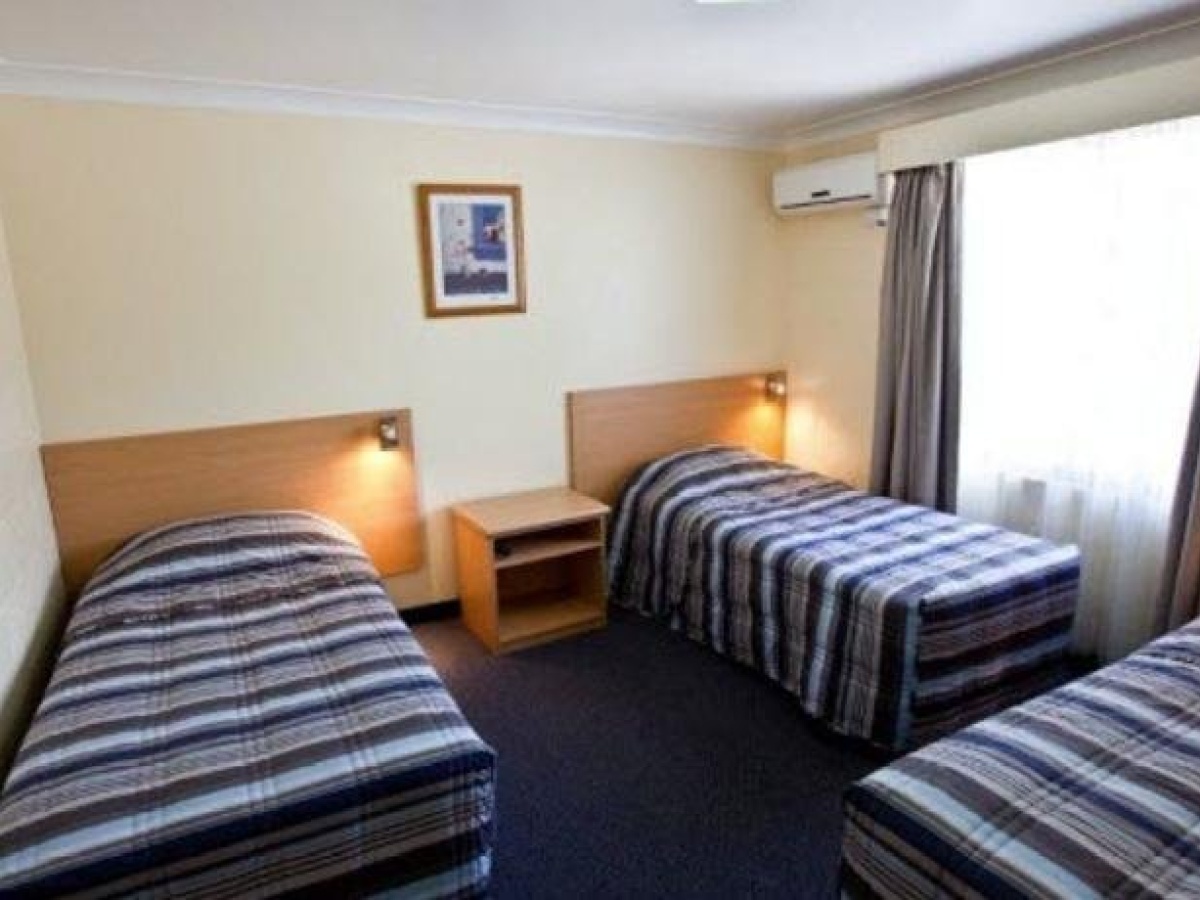 All Seasons Motor Lodge