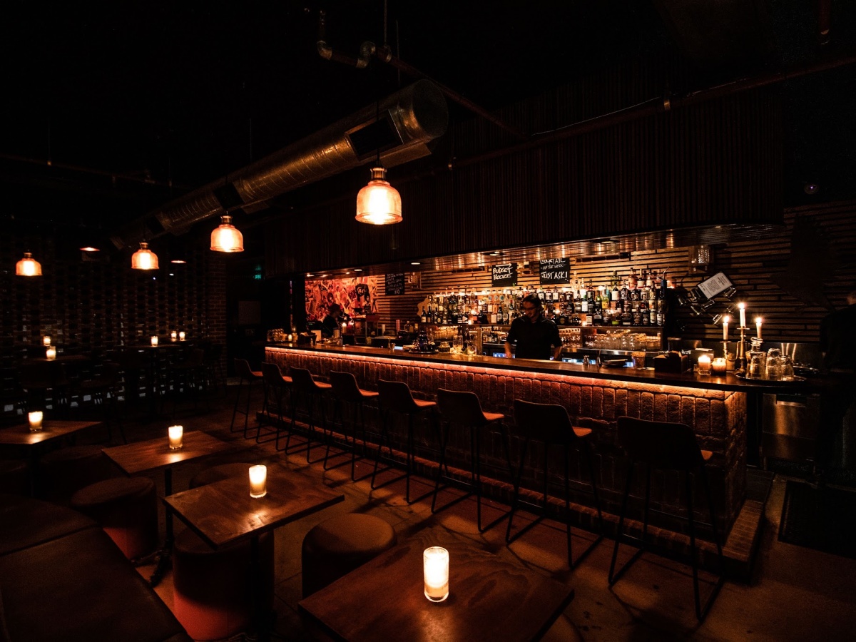 Blackbird bar