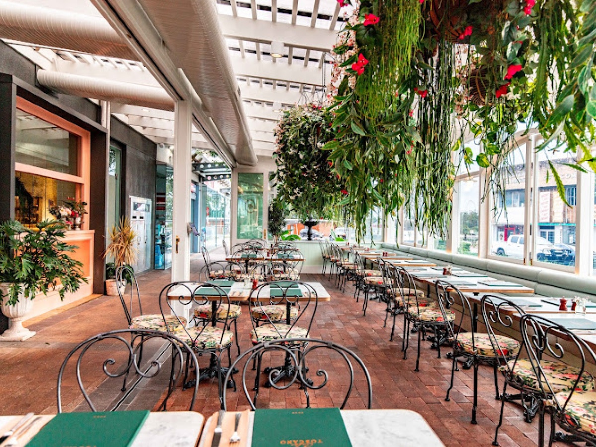 Cafe Toscano, Forster