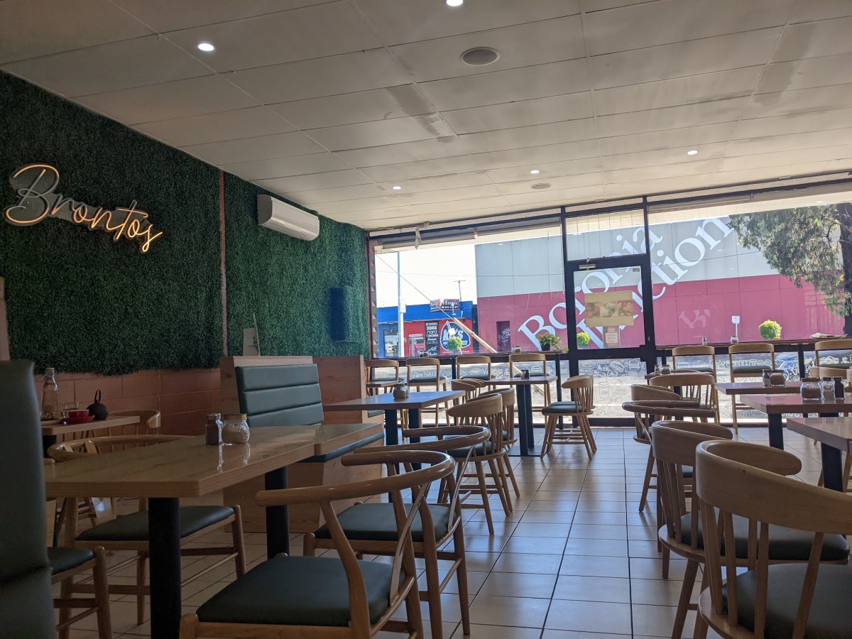 Cafe Brontos