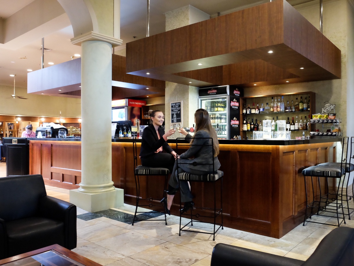 Avenue Restaurant & Lobby Bar