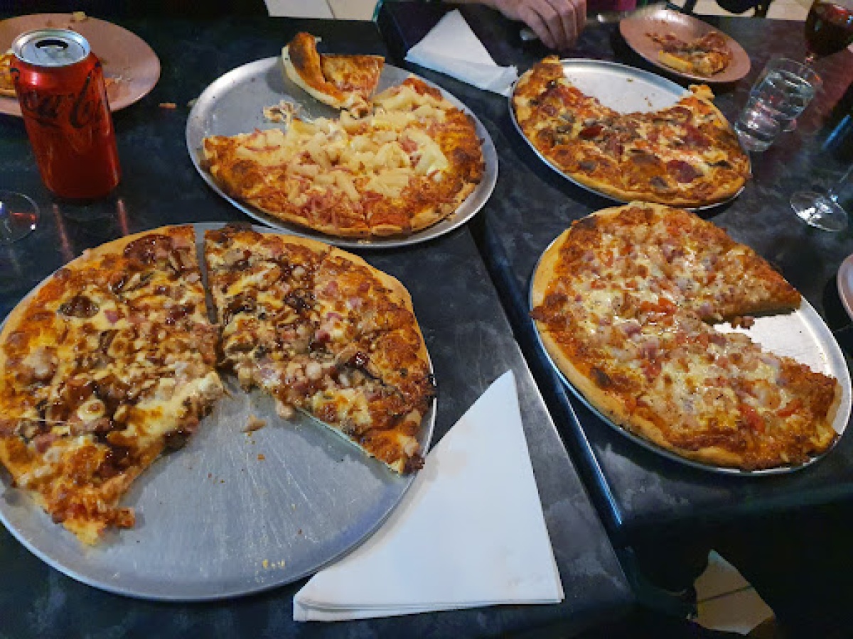 Carlos Naples Pizza Restaurant