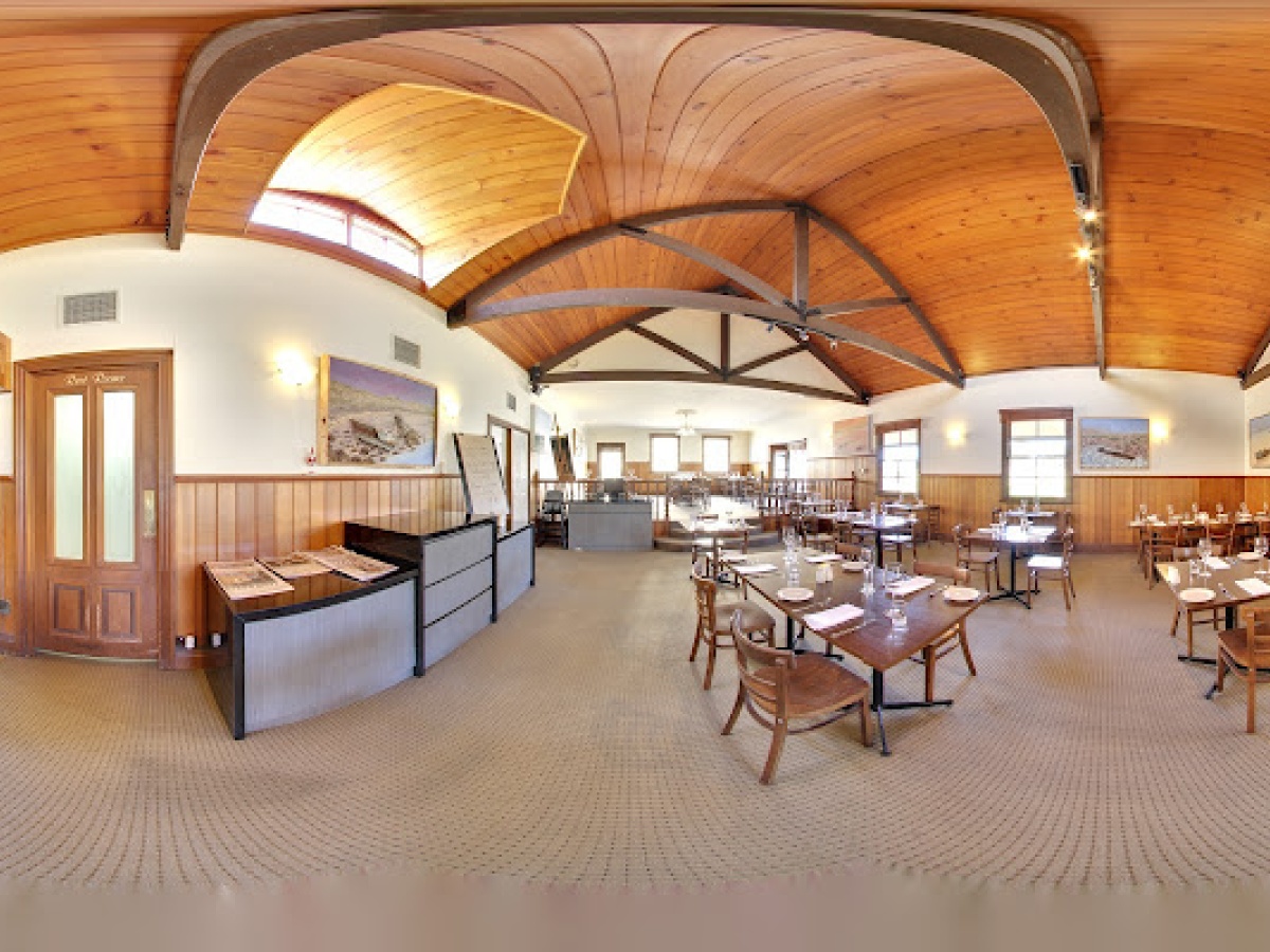 Clovelly Restaurant & Bar