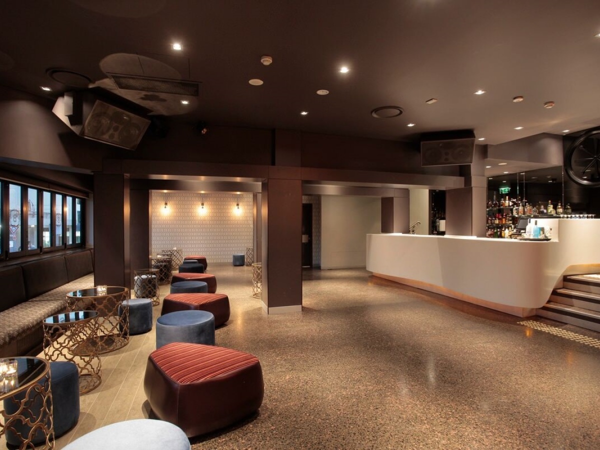 Bertonia Lounge