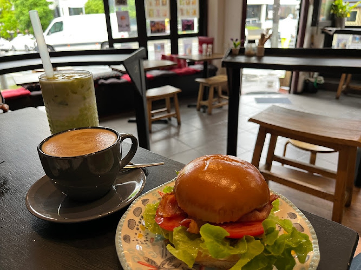 Beantown Cafe Newtown