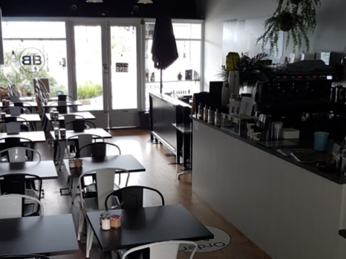 BUBBLY BEANS CAFE/ MIDDLE EASTERN GROCER/ BAKERY