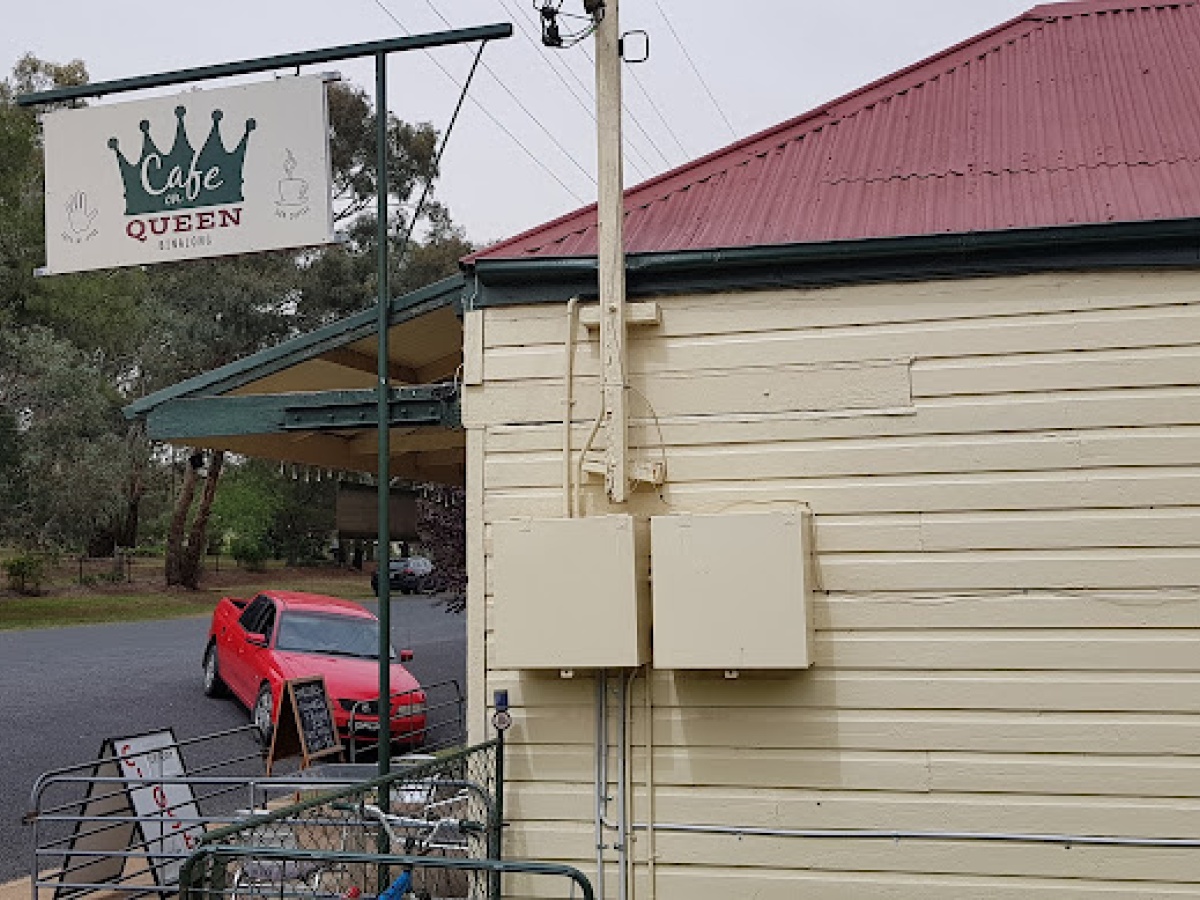 Cafe on Queen