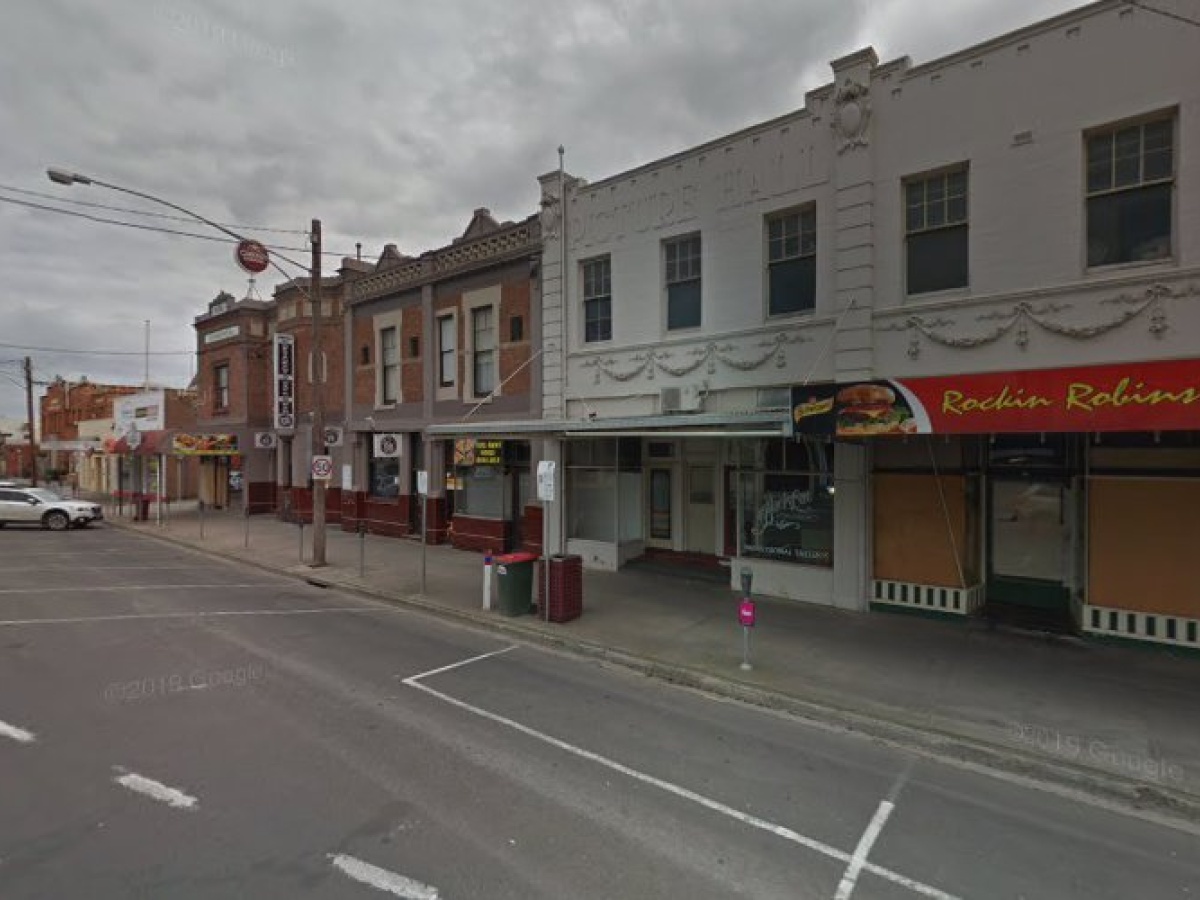 Commercial Hotel – Bar 68