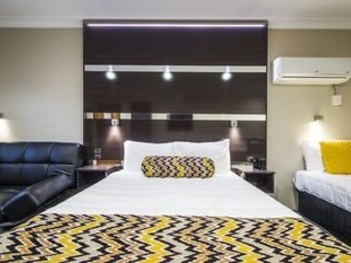 Abbey Motor Inn photo