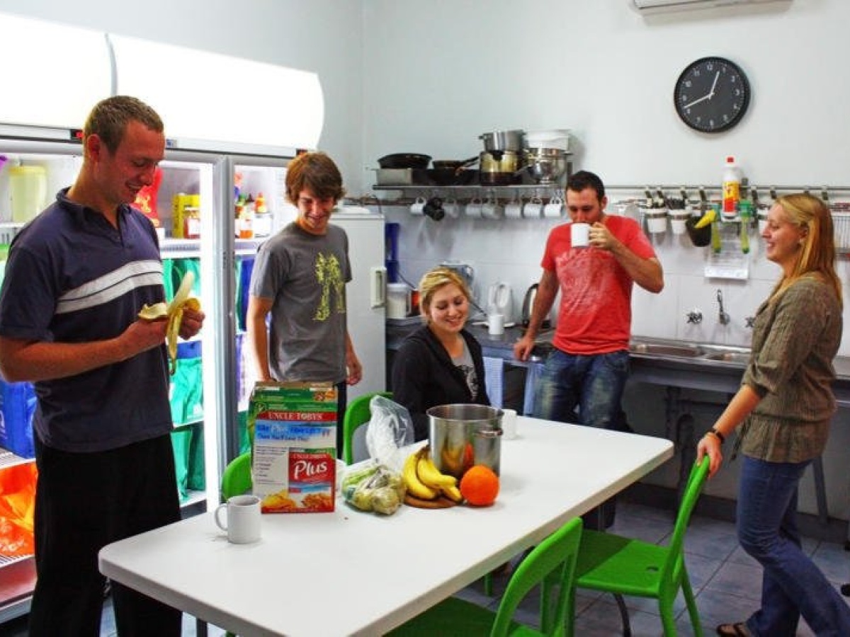 Adelaide Backpackers Inn photo