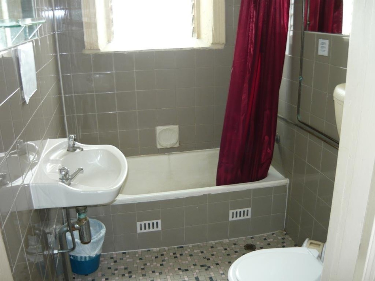 Adelaide Backpackers and Travellers Inn photo