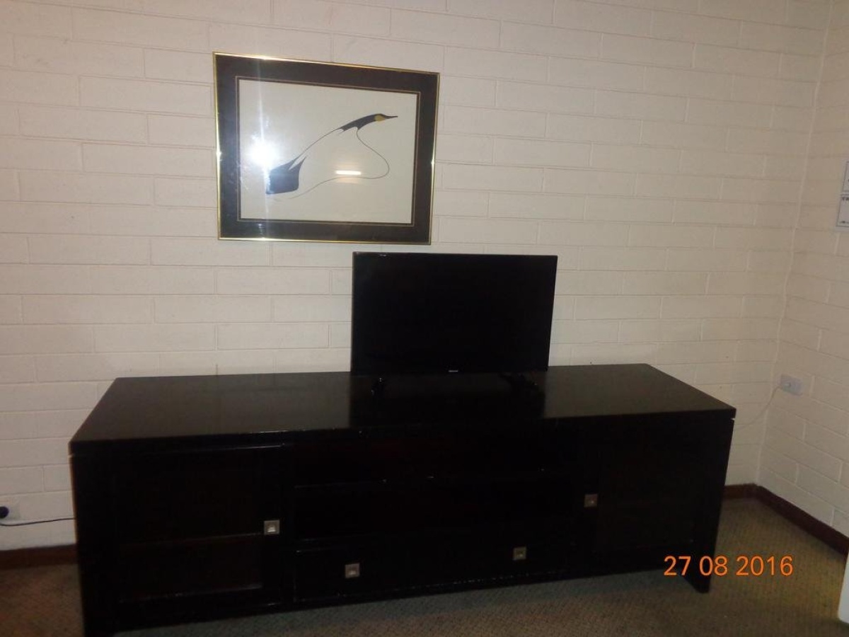 Adelaide Backpackers and Travellers Inn photo