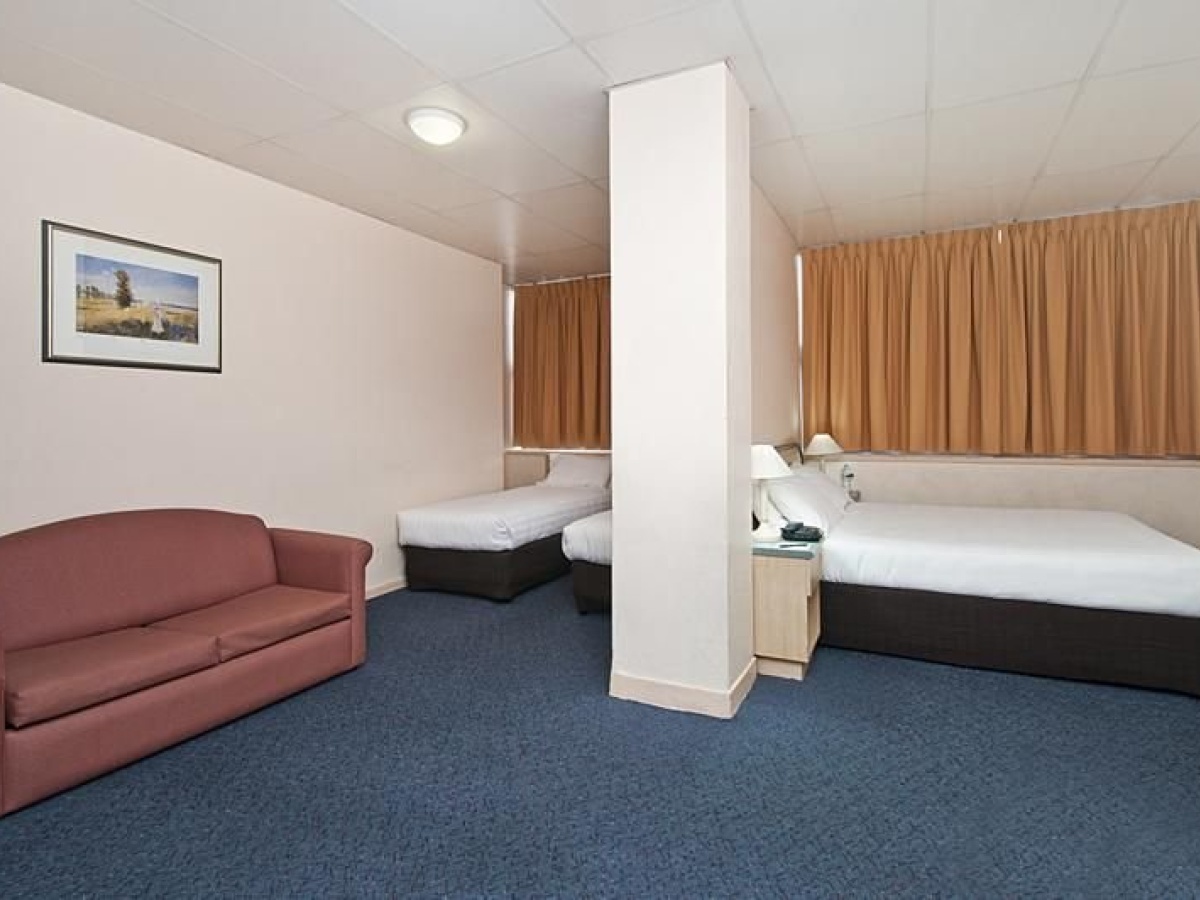 Adelaide Riviera Hotel photo