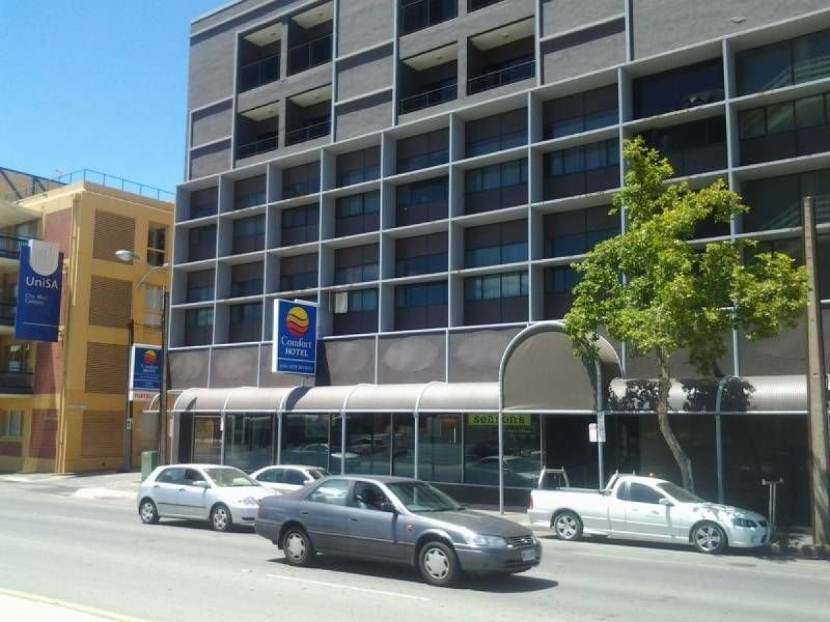 Adelaide Riviera Hotel photo