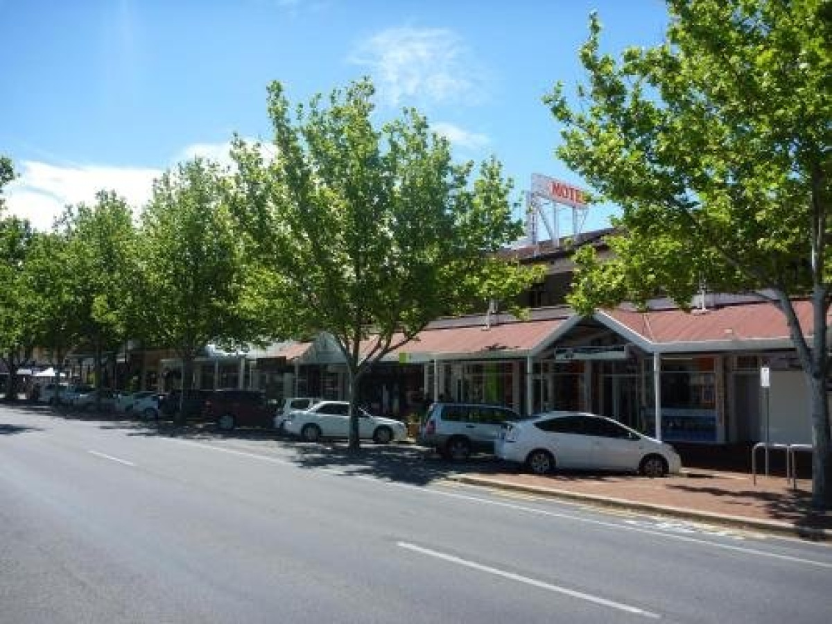 Adelaide Travellers Inn Backpackers Hostel photo