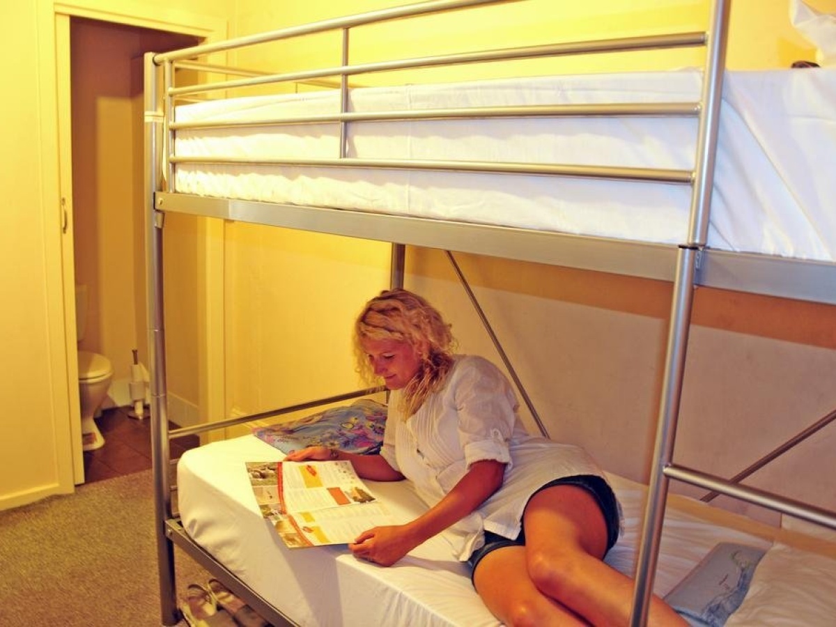 Adelaide Travellers Inn Backpackers Hostel photo
