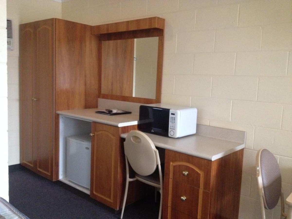 All Seasons Motor Lodge photo