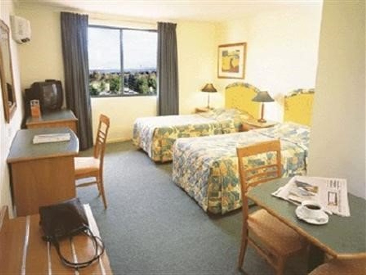 Alpha Hotel Canberra photo
