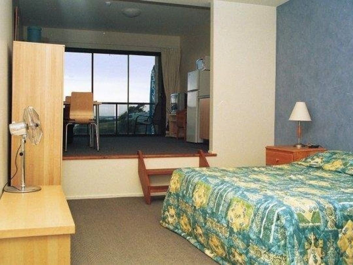 Beach House Mollymook photo