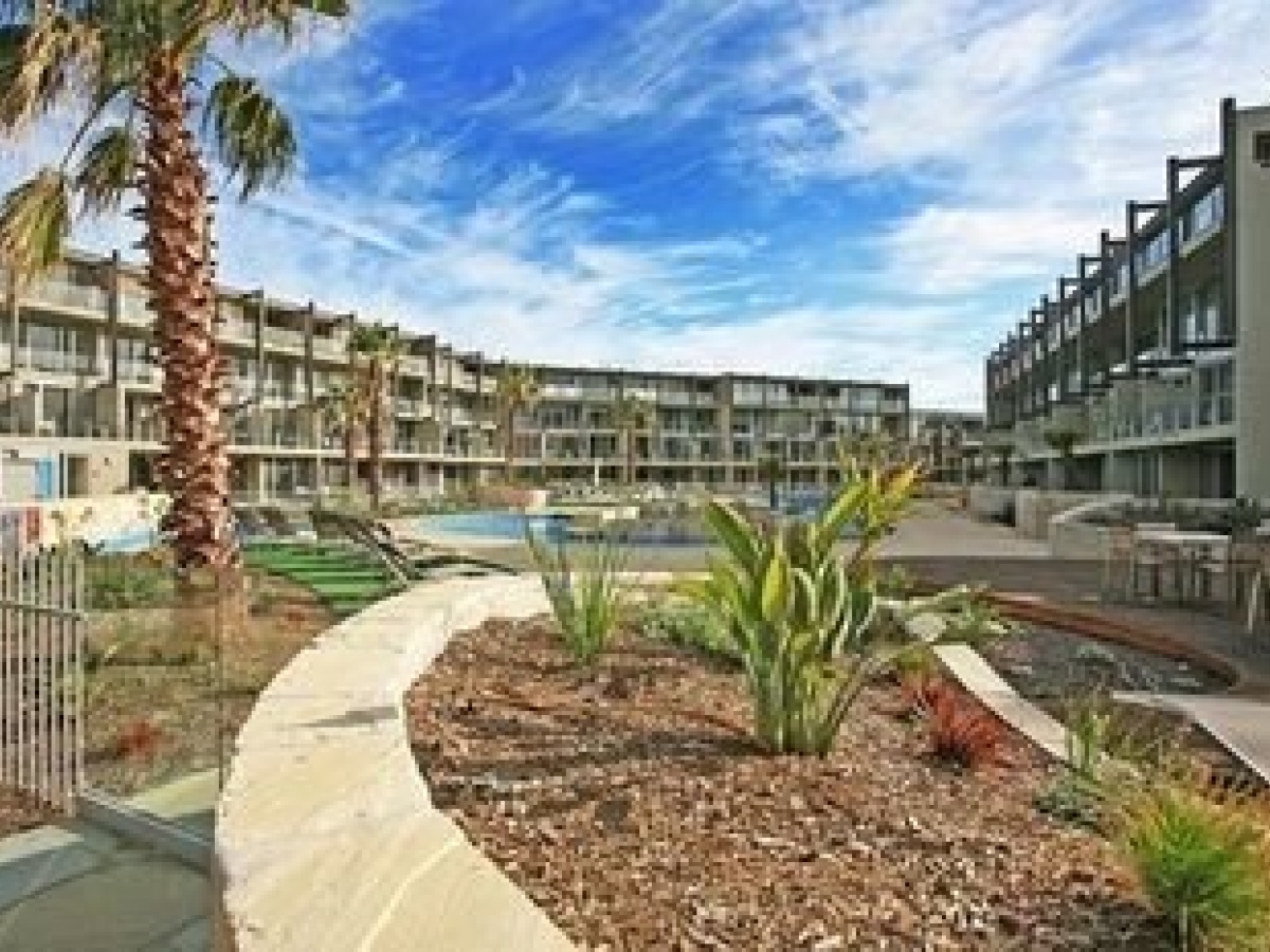 Beachfront Resort Torquay, Australia photo