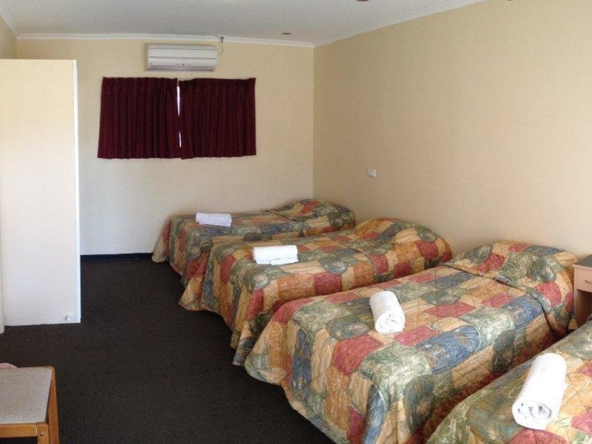 Beachway Motel photo