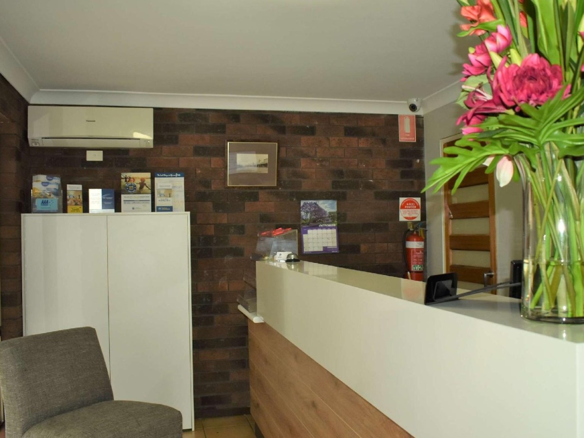Best Western Parkside Motor Inn photo